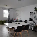 Apartma Javorscek *