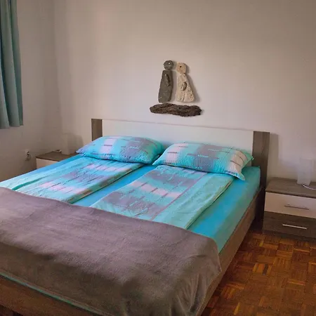 Apartma Javorscek בובק